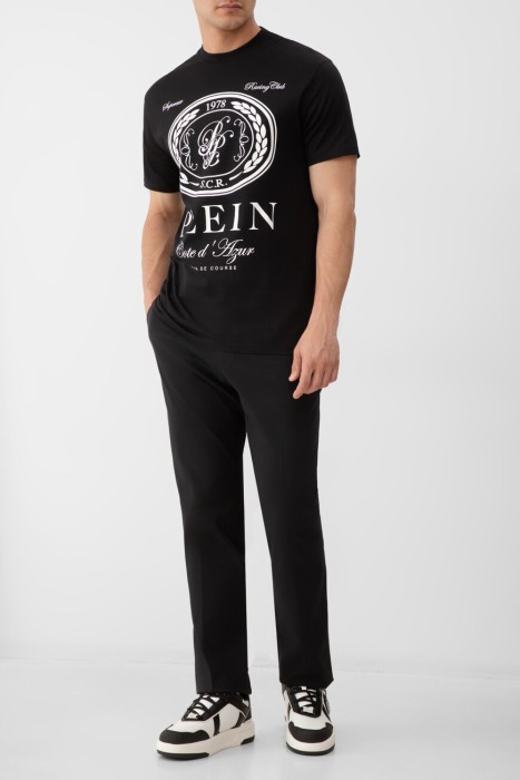 Товар черного цвета с внутренней стороны