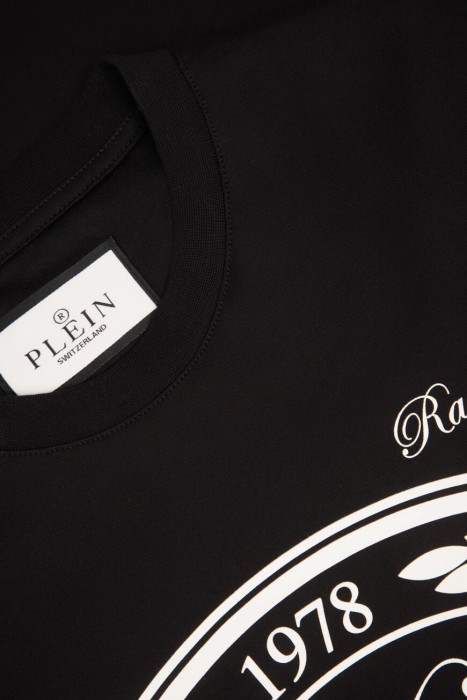 футболка  из хлопка спереди