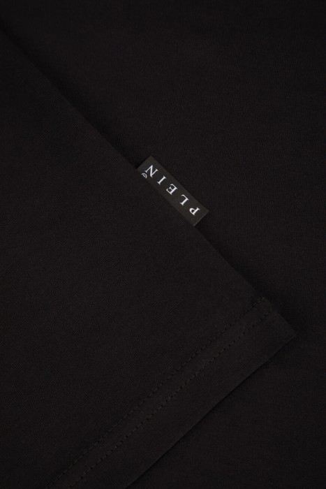 футболка  спортивного стиля с лицевой стороны