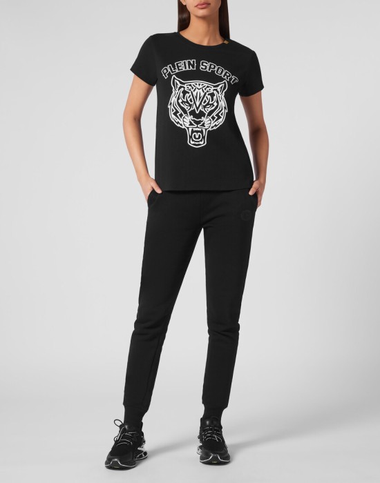 Товар черного цвета с внутренней стороны