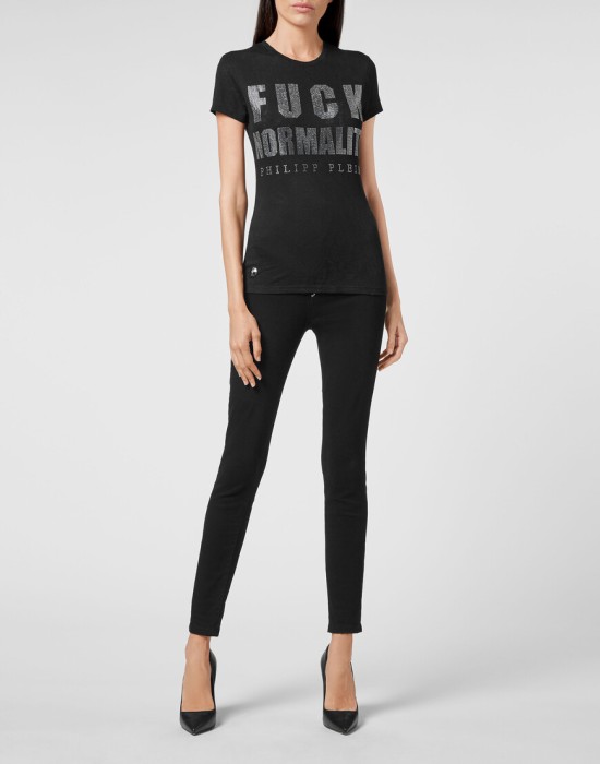 Товар черного цвета с внутренней стороны