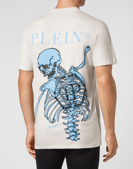 футболка  из америки вид сбоку