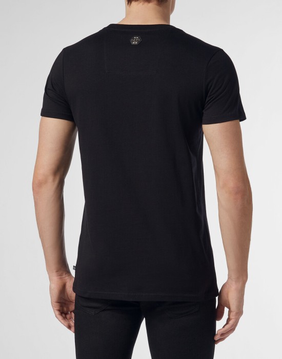 футболка  из америки вид сбоку