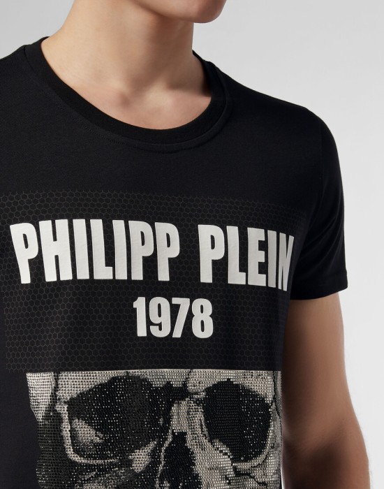 футболка  из проверенных материалов спереди