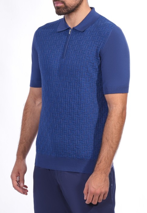 Товар синего цвета с внутренней стороны