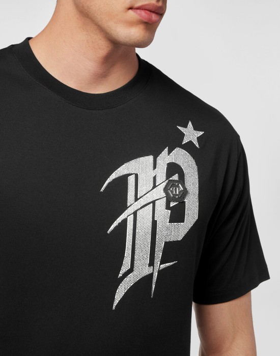 футболка  из америки вид сбоку