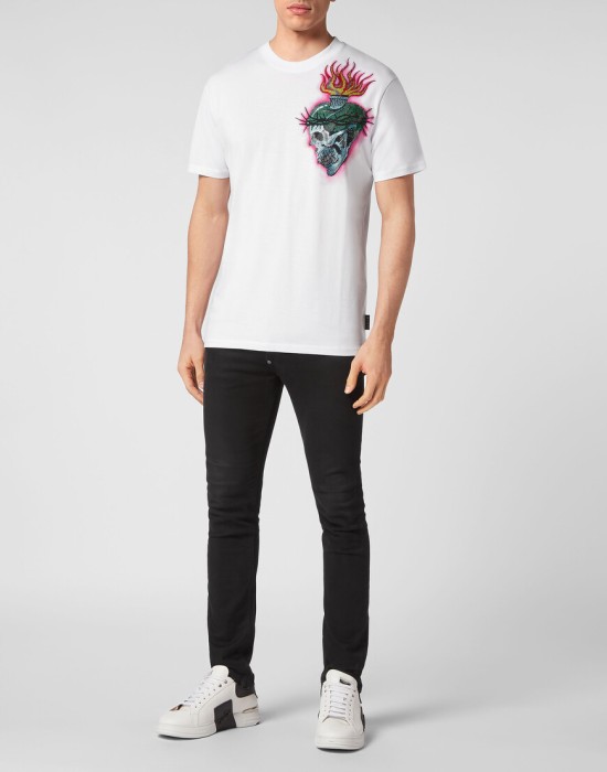 Товар белого цвета с внутренней стороны