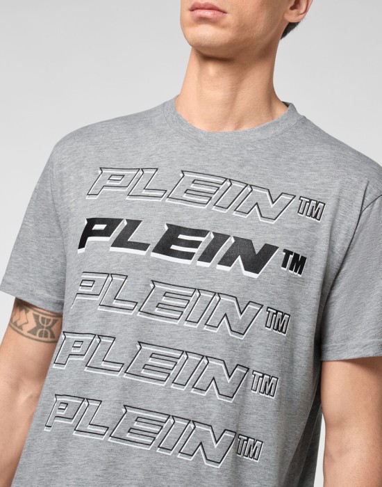 футболка  из америки вид сбоку