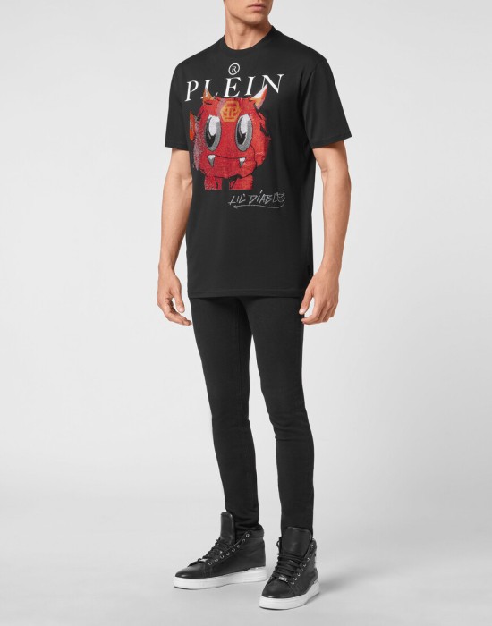 Товар черного цвета с внутренней стороны