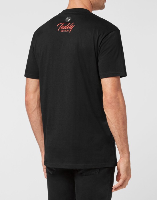 футболка  из америки вид сбоку