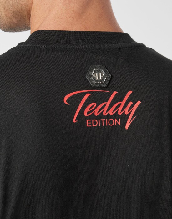 футболка  из проверенных материалов спереди