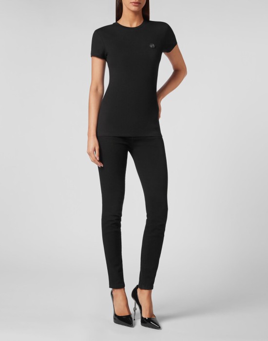 Товар черного цвета с внутренней стороны