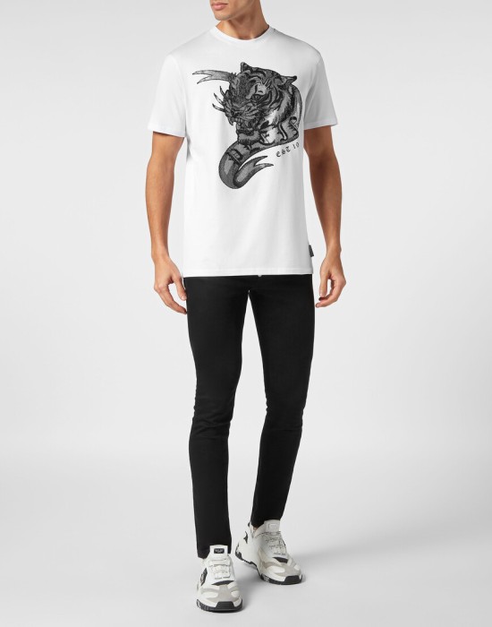 Товар белого цвета с внутренней стороны