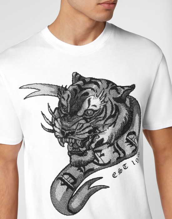 футболка  из проверенных материалов спереди