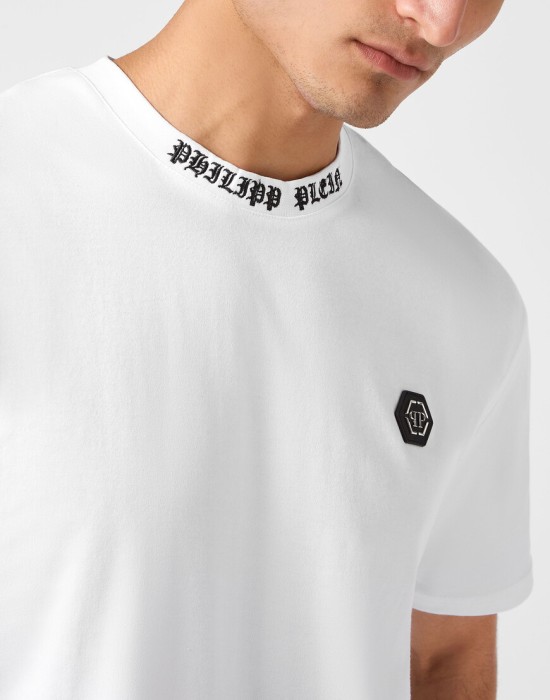 футболка  из проверенных материалов спереди