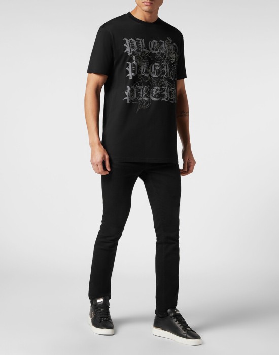 Товар черного цвета с внутренней стороны