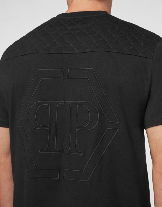 футболка  из проверенных материалов спереди