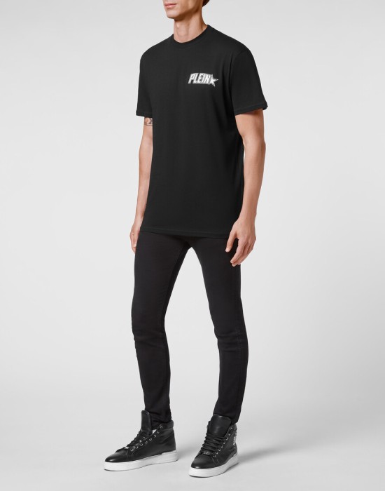 Товар черного цвета с внутренней стороны