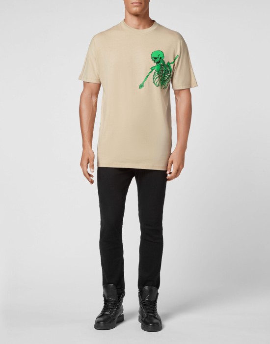 Товар бежевого цвета с внутренней стороны