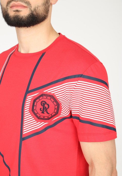 Товар красного цвета с внутренней стороны