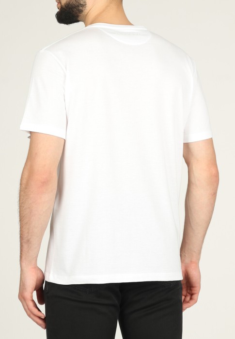 футболка  из англии вид сбоку