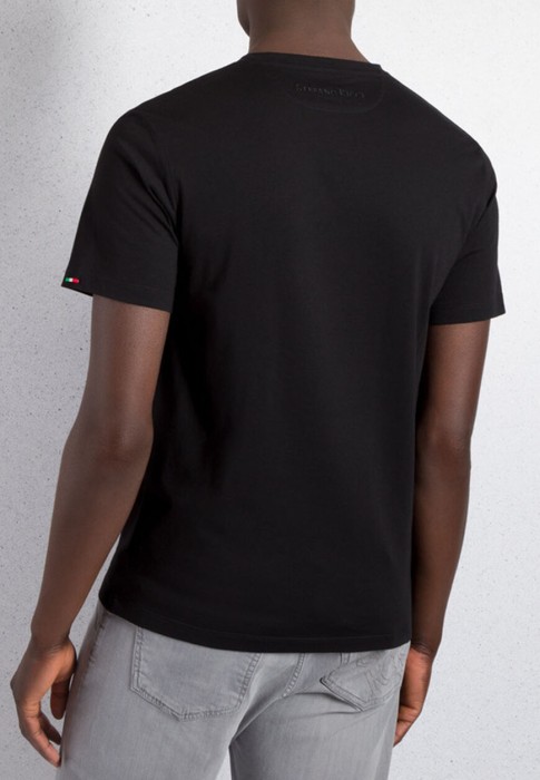 футболка  из англии вид сбоку