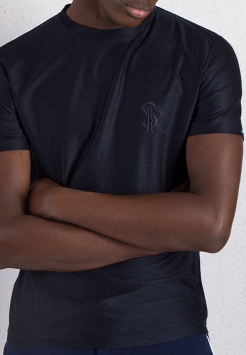 Товар синего цвета с внутренней стороны