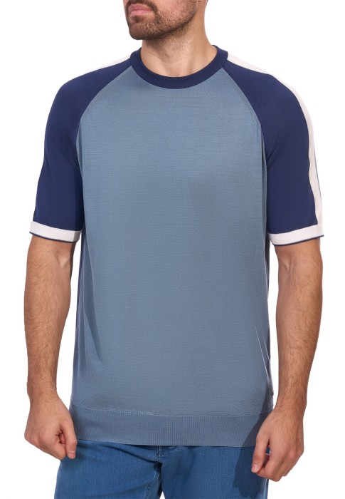 футболка  из англии вид сбоку