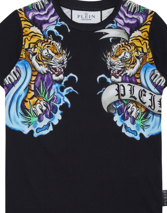 футболка  из америки вид сбоку