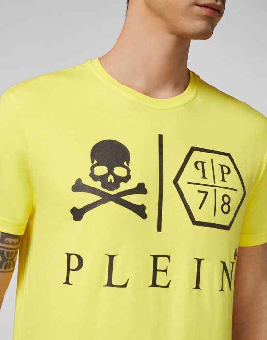 футболка  из проверенных материалов спереди