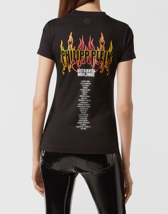 футболка  из америки вид сбоку