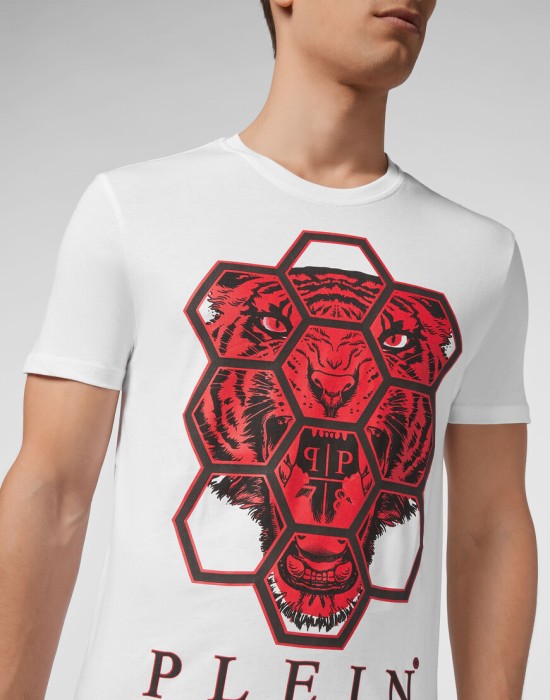 футболка  из проверенных материалов спереди