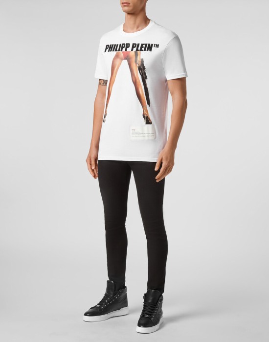 Товар белого цвета с внутренней стороны