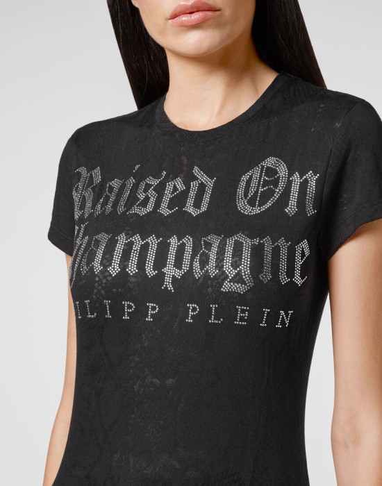 футболка  из проверенных материалов спереди