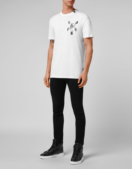 Товар белого цвета с внутренней стороны