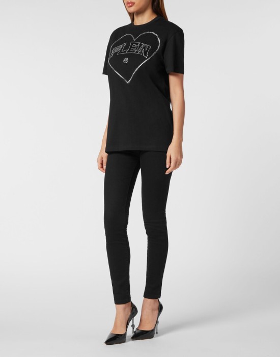 Товар черного цвета с внутренней стороны