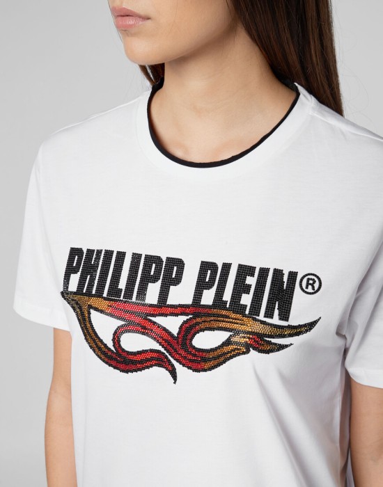 футболка  классического стиля с лицевой стороны