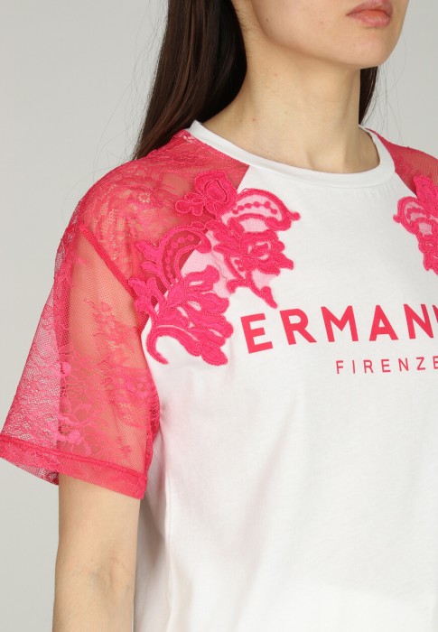 Товар белого цвета с внутренней стороны