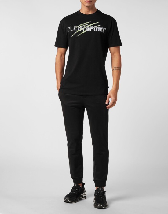 Товар черного цвета с внутренней стороны