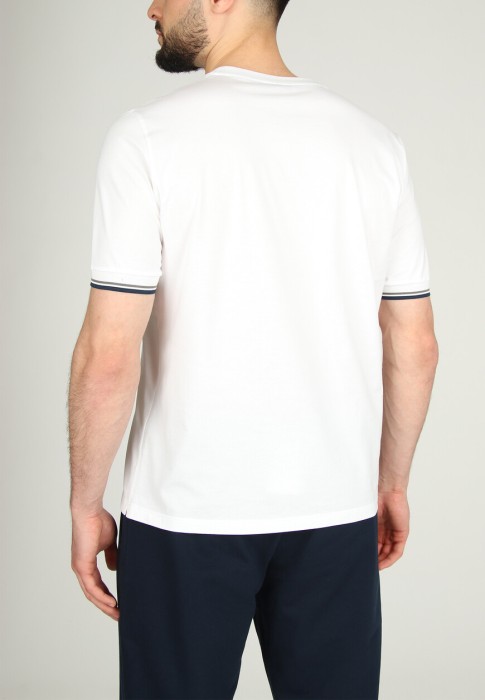 футболка  из италии вид сбоку