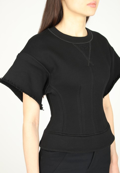 Товар черного цвета с внутренней стороны