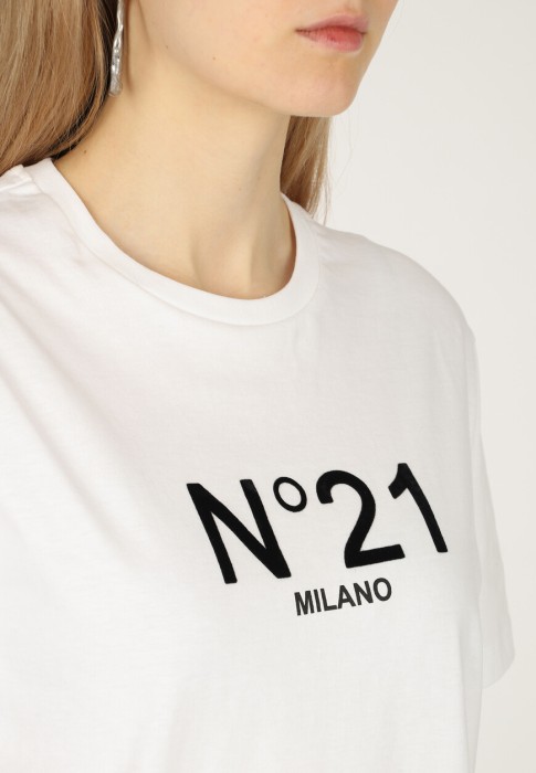 футболка  из проверенных материалов спереди