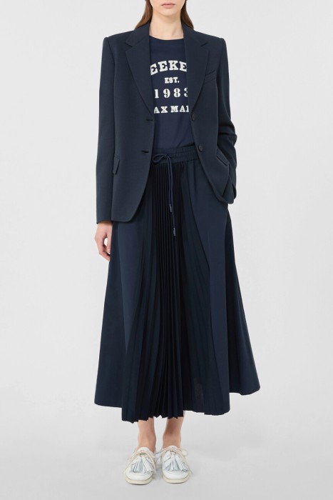 Товар синего цвета с внутренней стороны