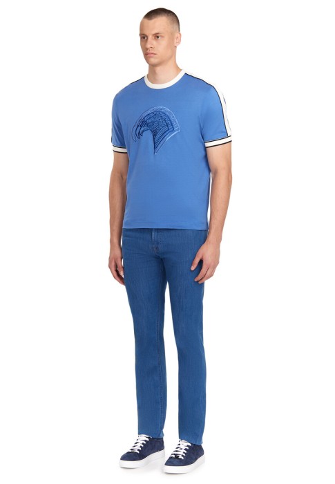 футболка  по цене 86615 руб вид справа