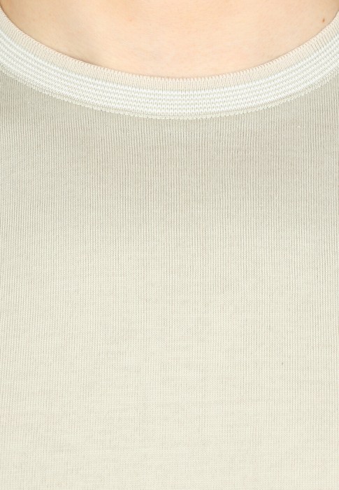 Товар зеленого цвета с внутренней стороны