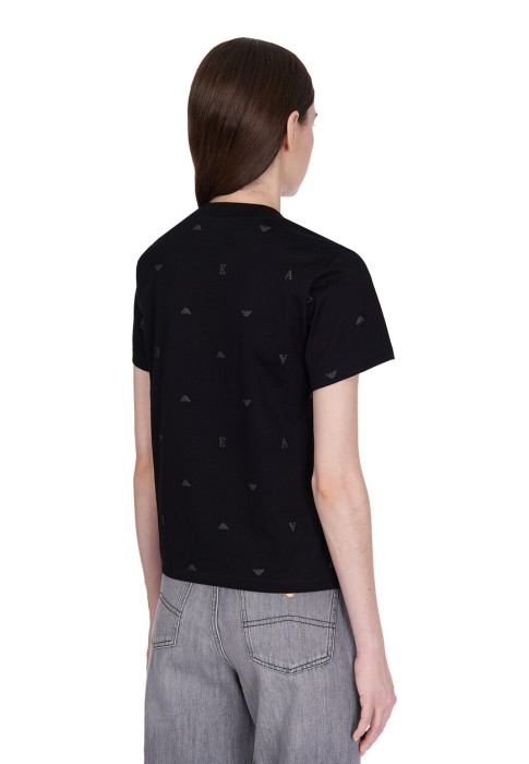 Товар черного цвета с внутренней стороны