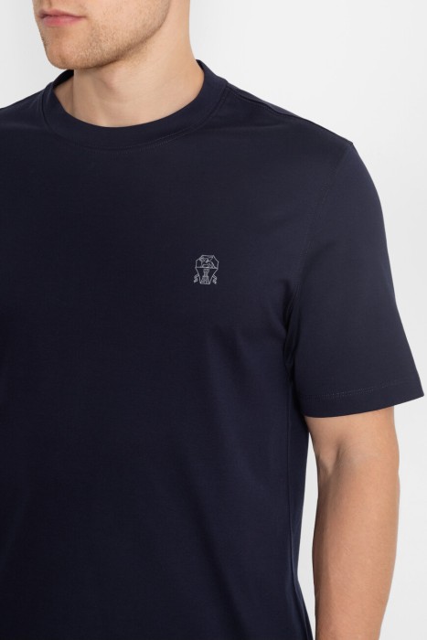 футболка  из италии вид сбоку