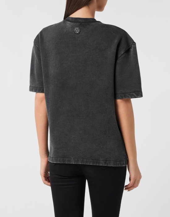 Товар черного цвета с внутренней стороны