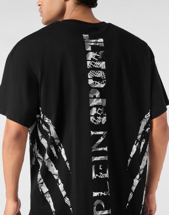 футболка  из проверенных материалов спереди