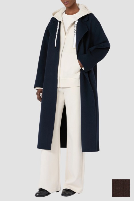 Товар коричневого цвета с внутренней стороны